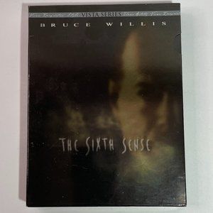The Sixth Sense WS DVD 2-disc set w/booklet & case Storyboard Never Played EUC